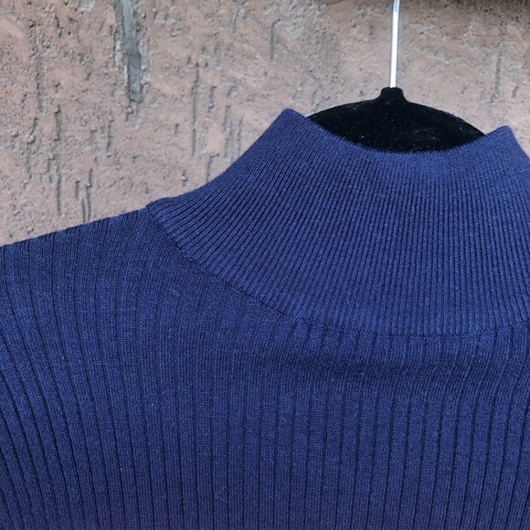 🏷NWT Cropped Navy Striped Turtleneck Sweater - Picture 4 of 4
